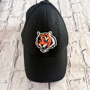 CINCINNATI BENGALS BLACK HAT NFL Size S/M Fitted CAP Football Tiger